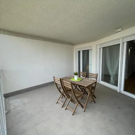 Appartement Con Terraza Frente Al Mar By Color Flats